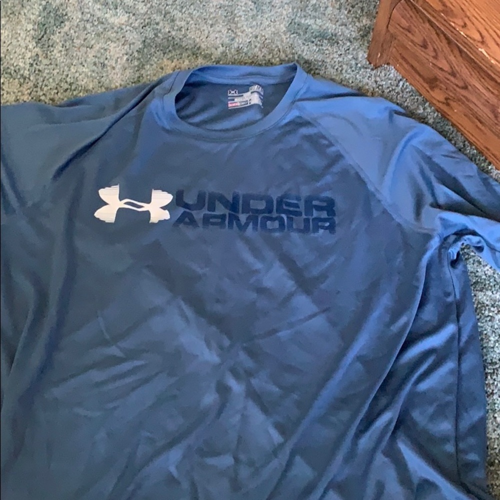 Under armour t shirt